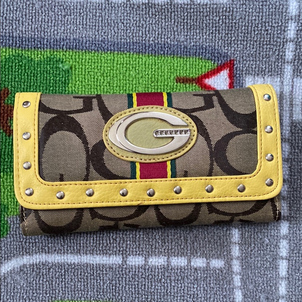 Guess wallet